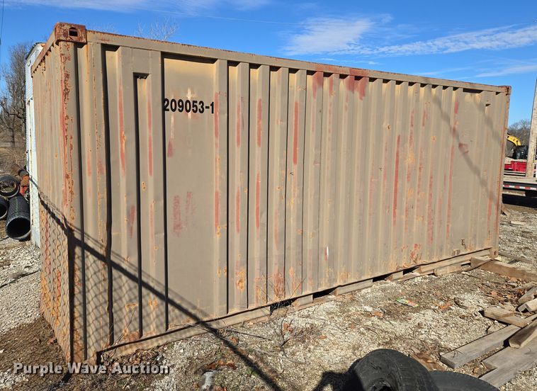 image for item EQ6676 1983 shipping container 