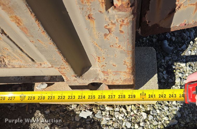 image for item EQ6676 1983 shipping container 