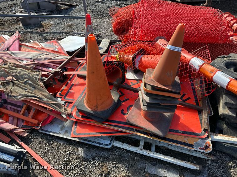 image for item EQ6679 Road safety equipment