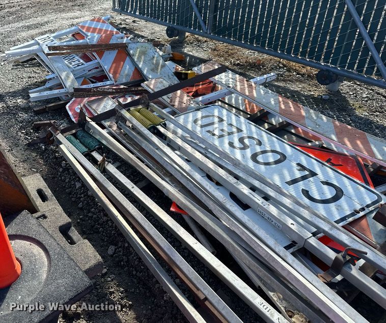 image for item EQ6679 Road safety equipment