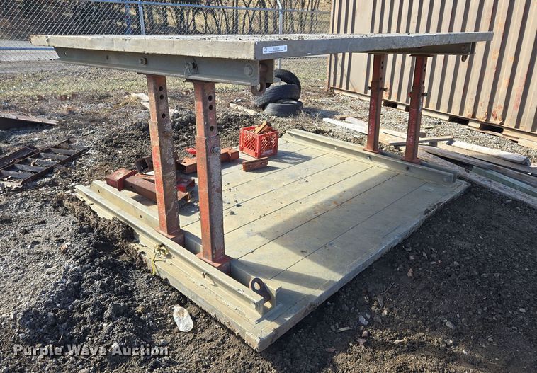 image for item EQ6680 Trench box 