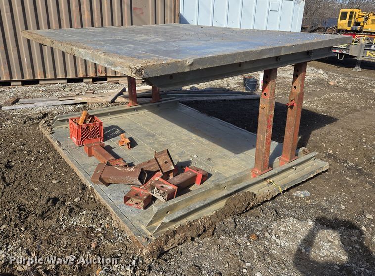 image for item EQ6680 Trench box 