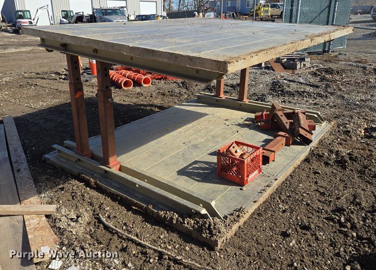 image for item EQ6680 Trench box 