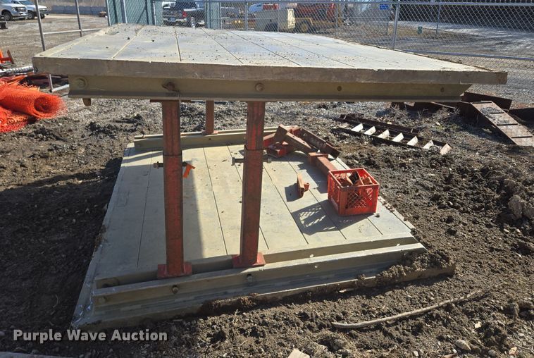 image for item EQ6680 Trench box 