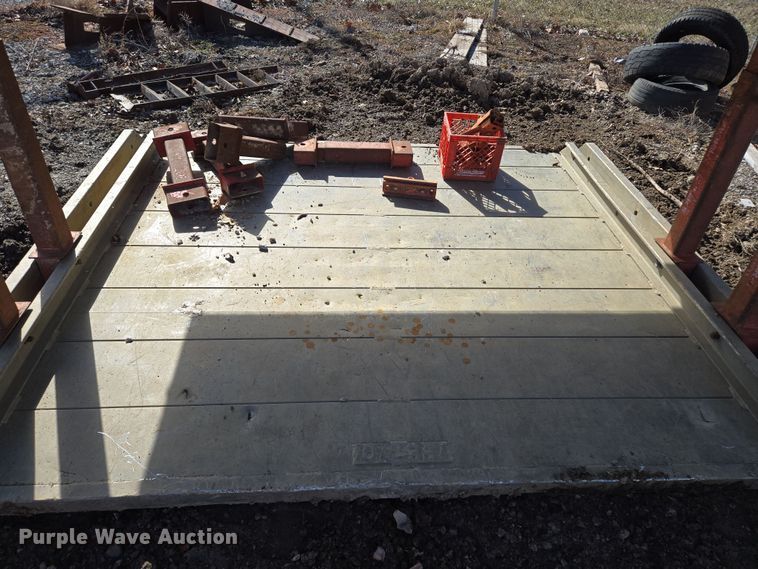 image for item EQ6680 Trench box 