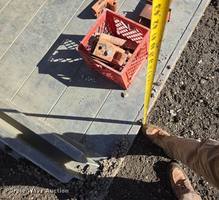 image for item EQ6680 Trench box 