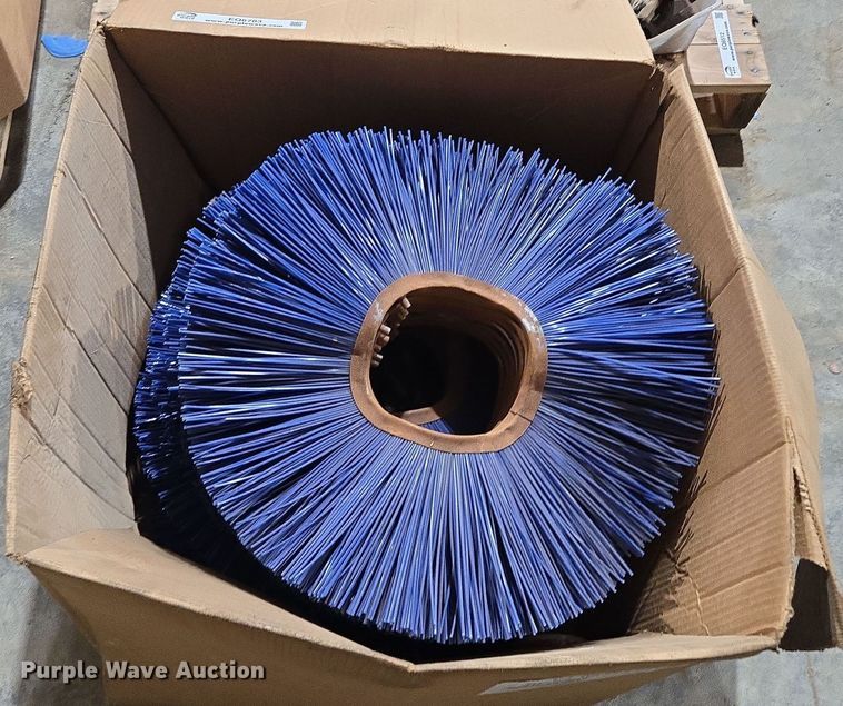 image for item EQ6783 (20) broom heads 