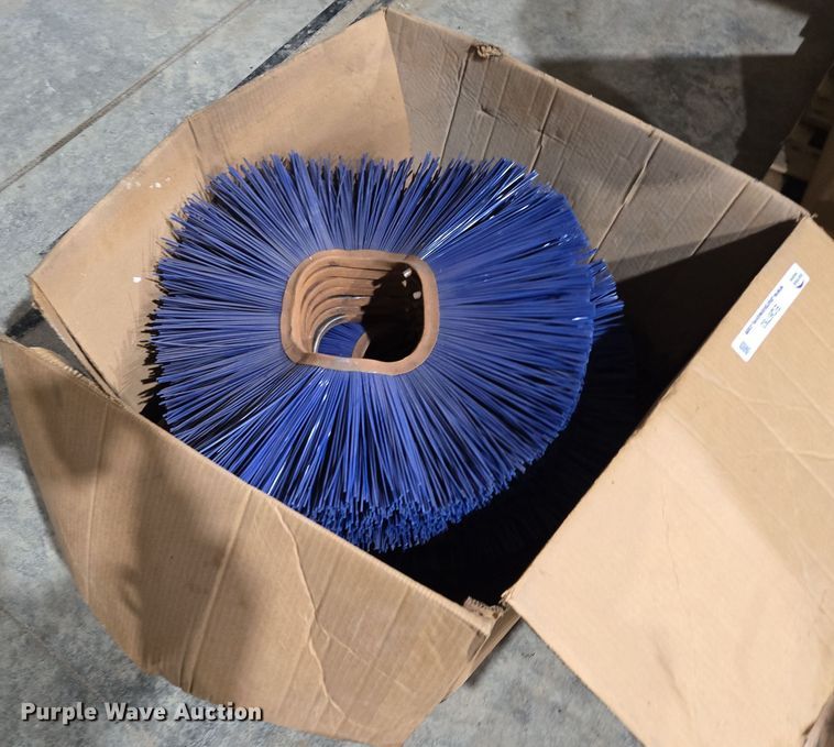 image for item EQ6783 (20) broom heads 