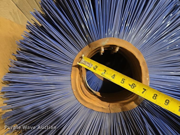 image for item EQ6783 (20) broom heads 