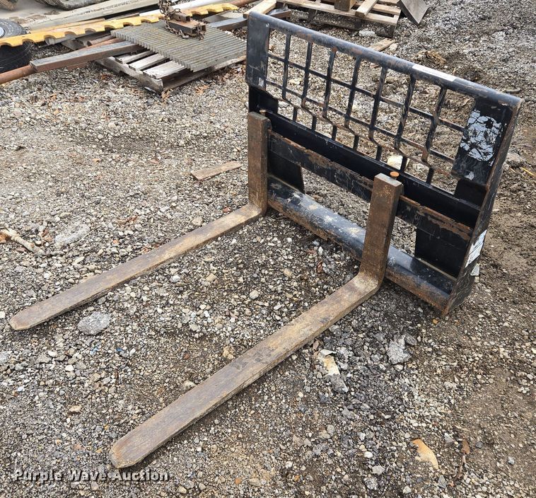 image for item EQ6789 Skid steer forks