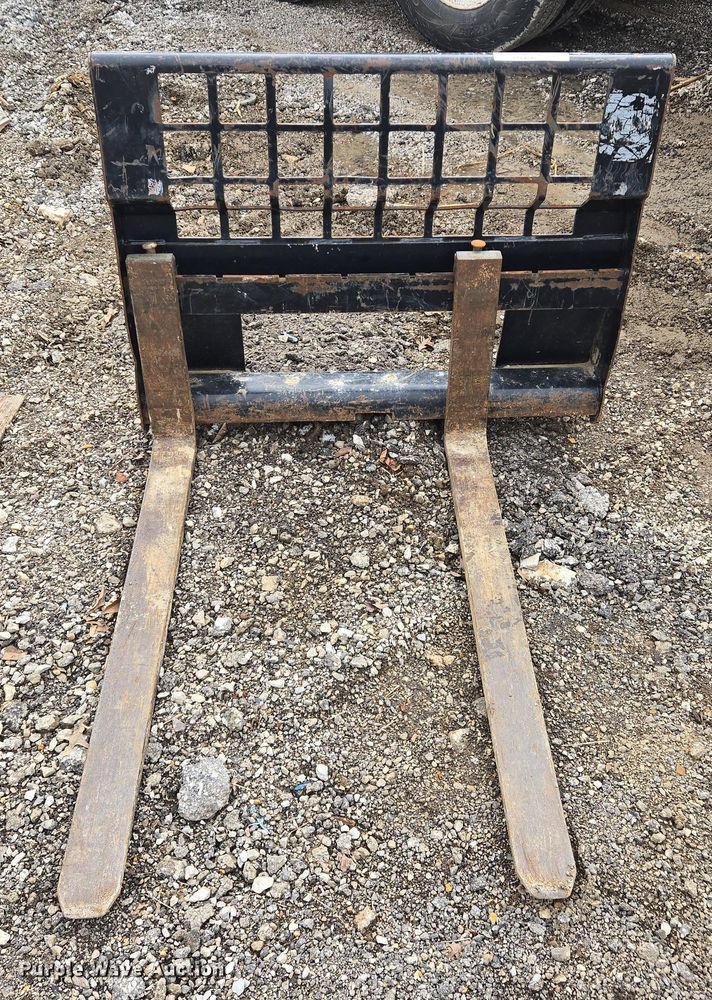 image for item EQ6789 Skid steer forks