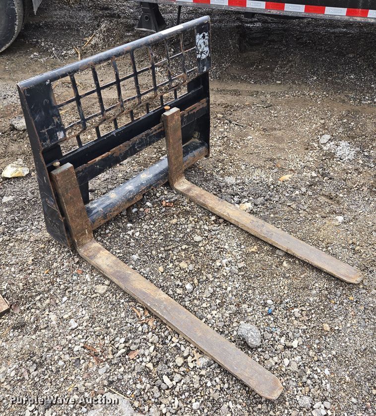 image for item EQ6789 Skid steer forks