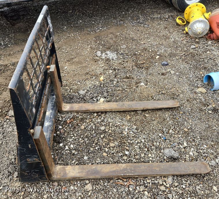 image for item EQ6789 Skid steer forks