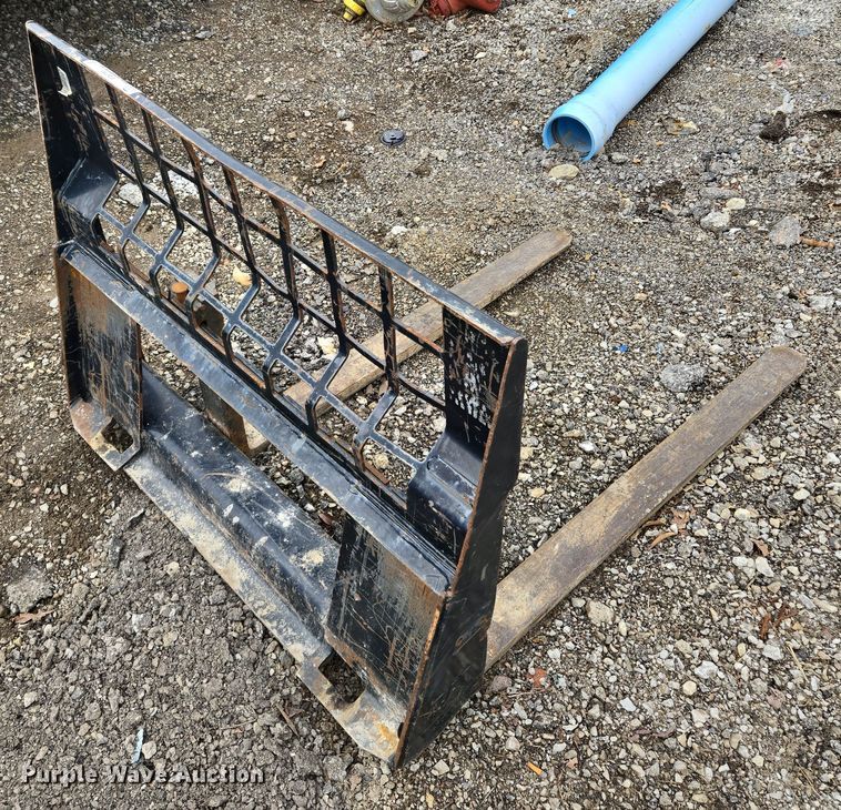 image for item EQ6789 Skid steer forks