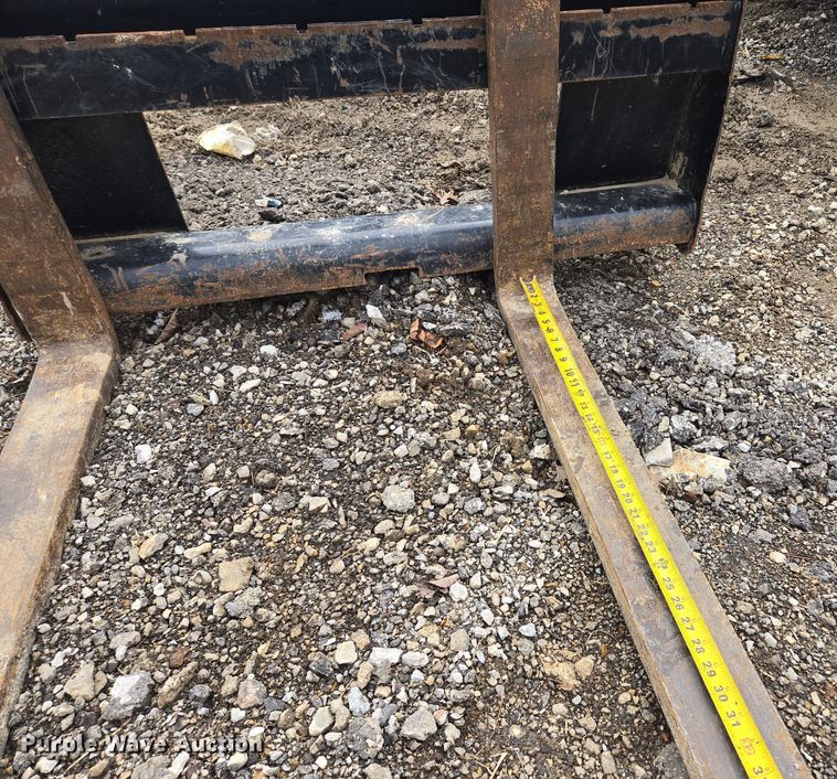 image for item EQ6789 Skid steer forks