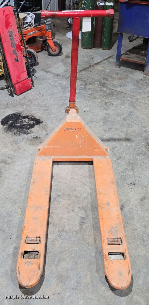 image for item EQ6791 Pallet jack 