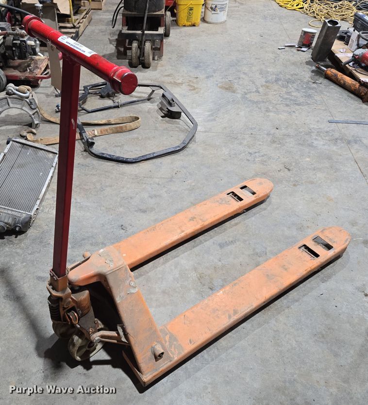 image for item EQ6791 Pallet jack 
