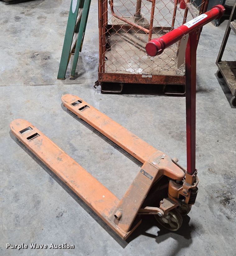 image for item EQ6791 Pallet jack 