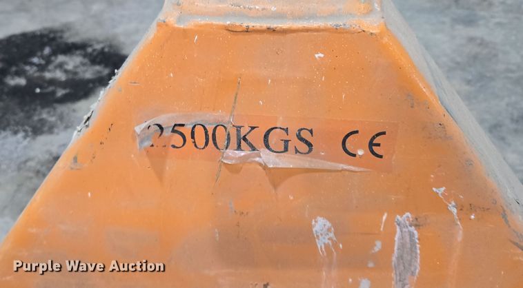 image for item EQ6791 Pallet jack 