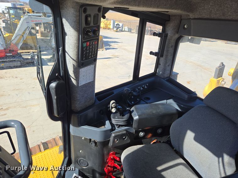 image for item ER5150 2018 John Deere 950K dozer