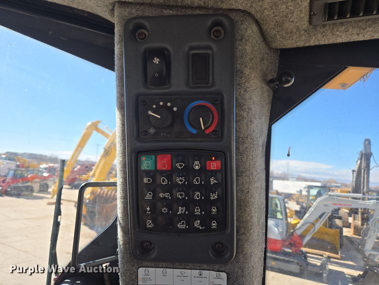 image for item ER5150 2018 John Deere 950K dozer