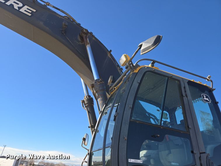 image for item ER5151 2006 John Deere 450D LC excavator