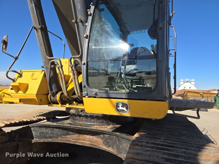 image for item ER5151 2006 John Deere 450D LC excavator