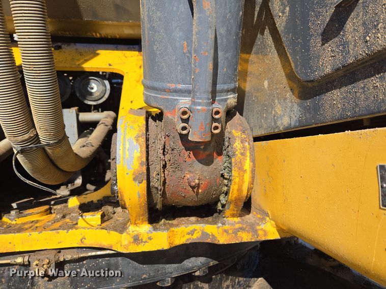 image for item ER5151 2006 John Deere 450D LC excavator