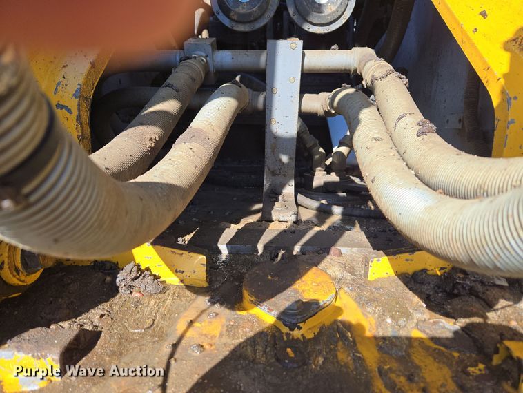 image for item ER5151 2006 John Deere 450D LC excavator