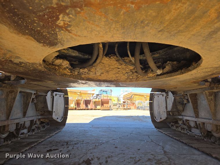 image for item ER5151 2006 John Deere 450D LC excavator