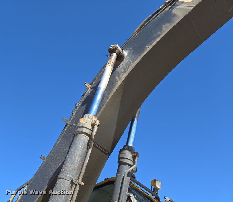 image for item ER5151 2006 John Deere 450D LC excavator