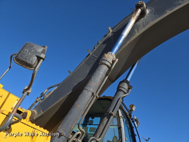 image for item ER5151 2006 John Deere 450D LC excavator