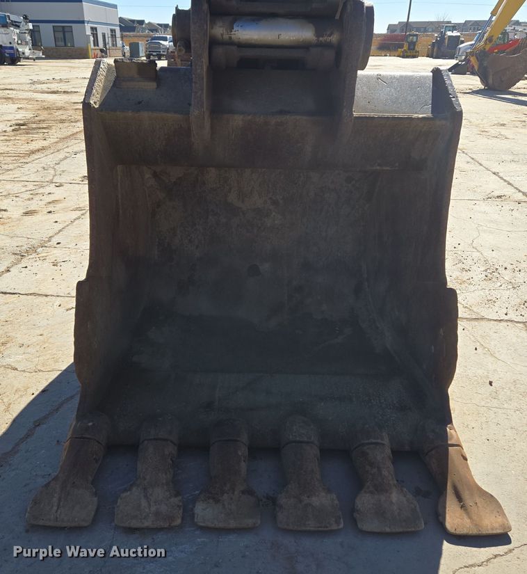 image for item ER5151 2006 John Deere 450D LC excavator