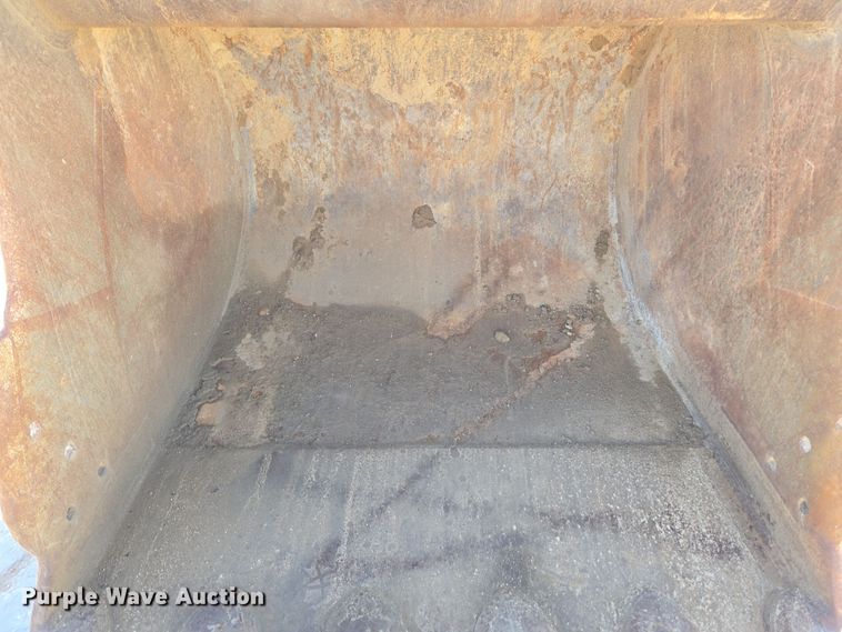 image for item ER5151 2006 John Deere 450D LC excavator