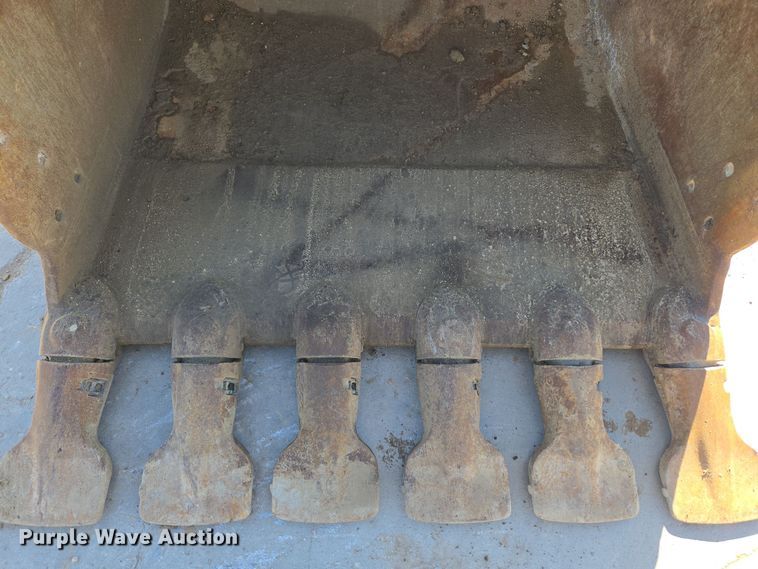 image for item ER5151 2006 John Deere 450D LC excavator