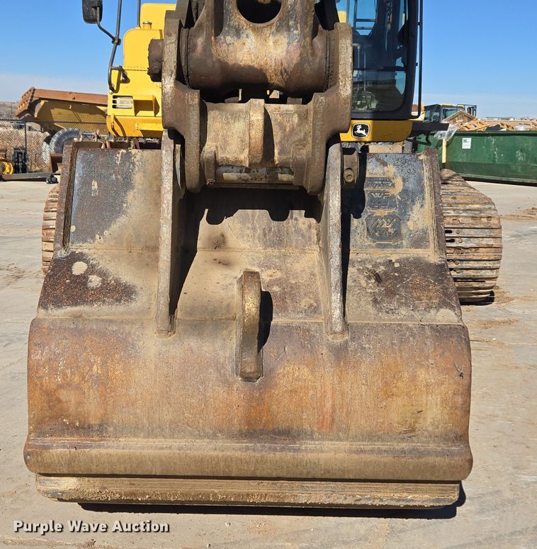 image for item ER5151 2006 John Deere 450D LC excavator