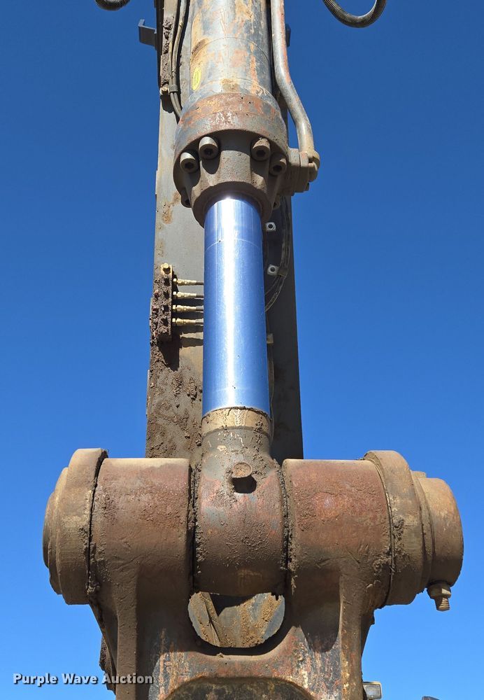 image for item ER5151 2006 John Deere 450D LC excavator