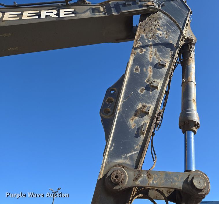 image for item ER5151 2006 John Deere 450D LC excavator