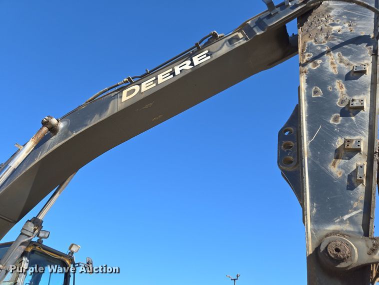 image for item ER5151 2006 John Deere 450D LC excavator