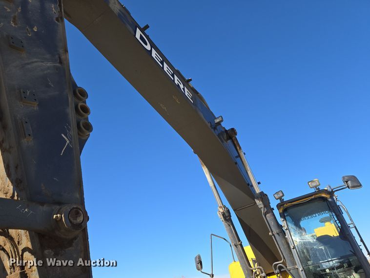 image for item ER5151 2006 John Deere 450D LC excavator