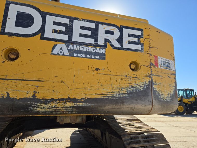 image for item ER5151 2006 John Deere 450D LC excavator