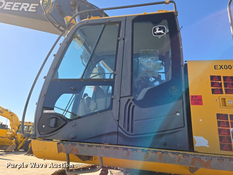 image for item ER5151 2006 John Deere 450D LC excavator