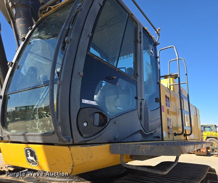 image for item ER5151 2006 John Deere 450D LC excavator