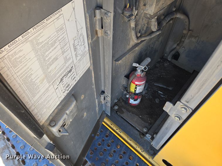 image for item ER5151 2006 John Deere 450D LC excavator