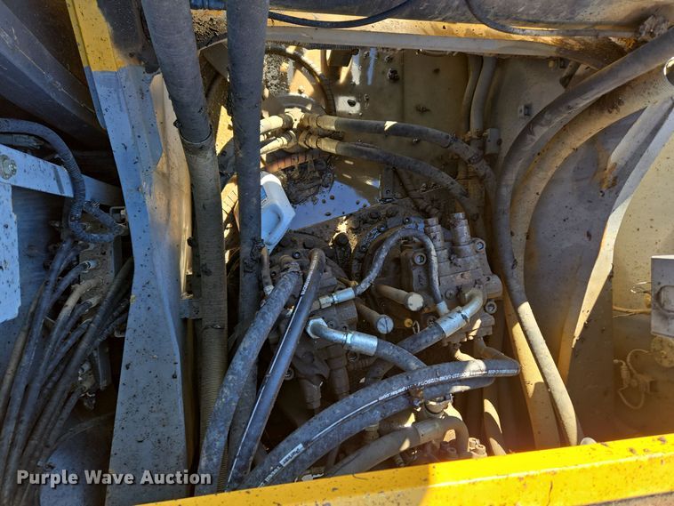 image for item ER5151 2006 John Deere 450D LC excavator