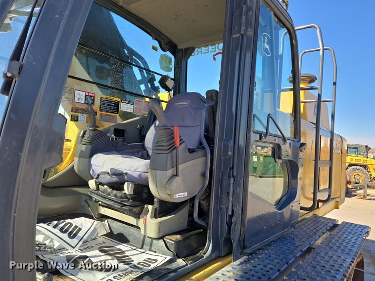 image for item ER5151 2006 John Deere 450D LC excavator