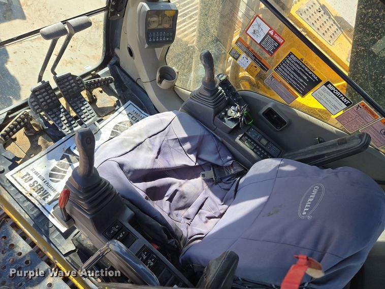 image for item ER5151 2006 John Deere 450D LC excavator