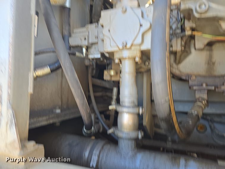 image for item ER5151 2006 John Deere 450D LC excavator