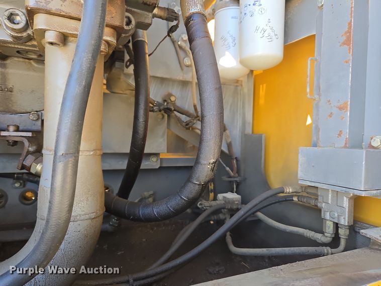 image for item ER5151 2006 John Deere 450D LC excavator