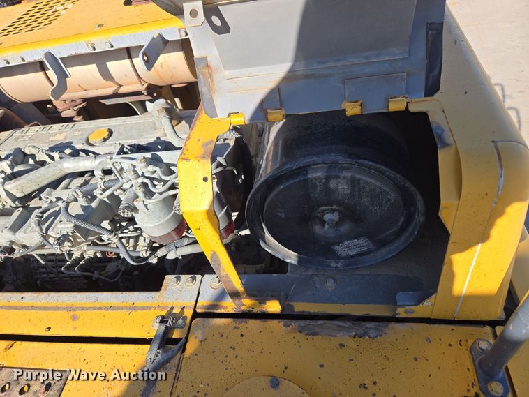 image for item ER5151 2006 John Deere 450D LC excavator